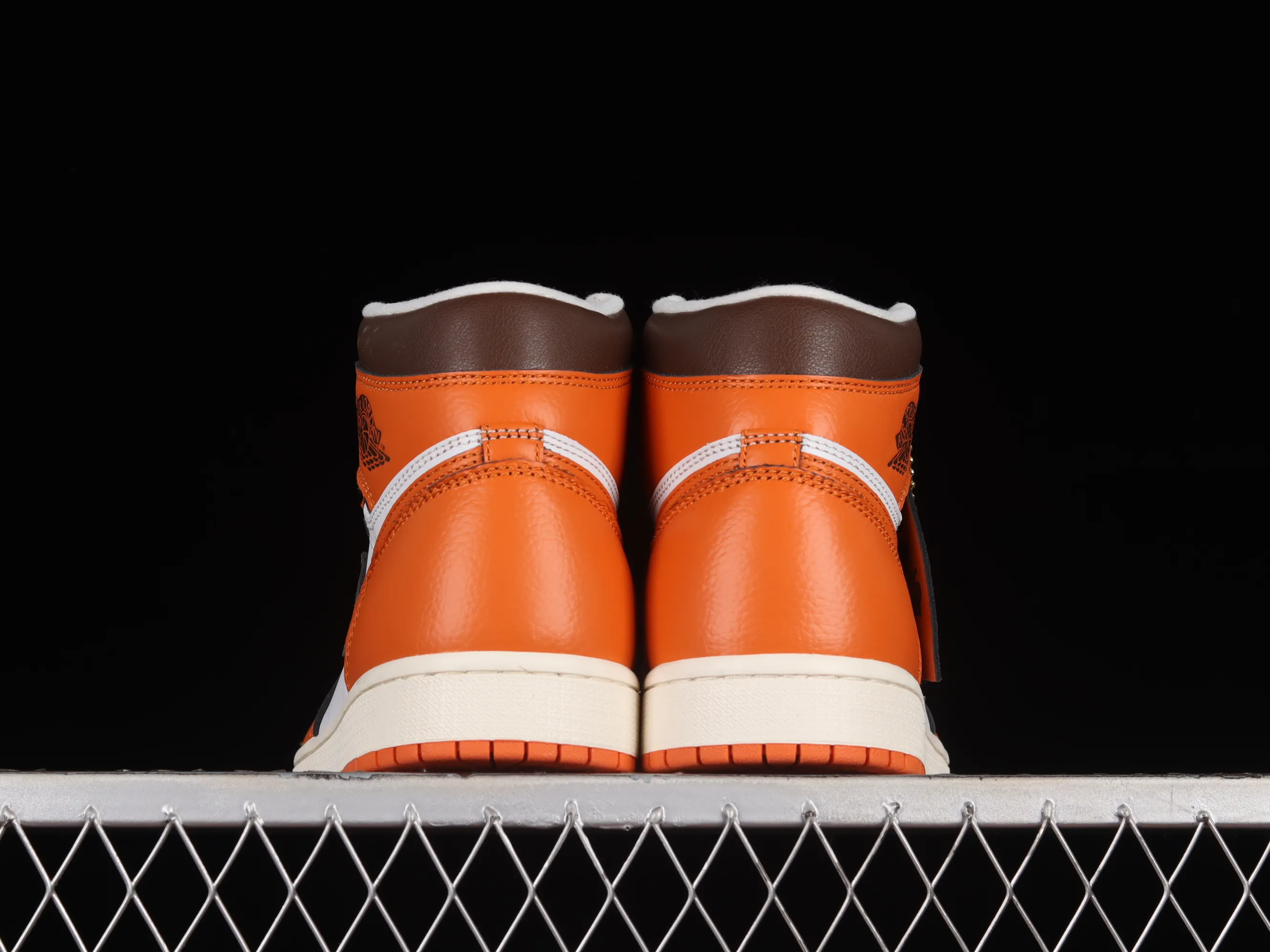All categories Air Jordan Jordan series basketball shoes Air Jordan 1 High Air Jordan 1 High OG "Starfish" AJ1 Joe 1 Hermes Orange high-top basketball shoes DO9369-101